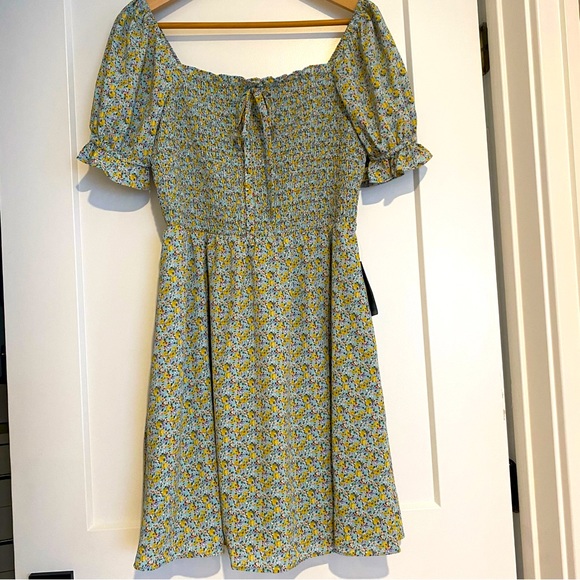 NWT Melloday Women’s Smocked Ditsy Floral Puff Bubble Sleeve Dress Size M - Picture 2 of 9